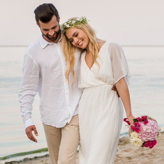 Las mejores guayaberas para bodas en la playa o al aire libre.